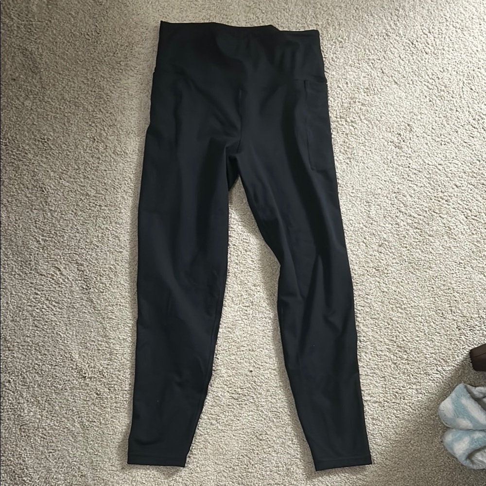 Black High-Waisted Leggings with pockets